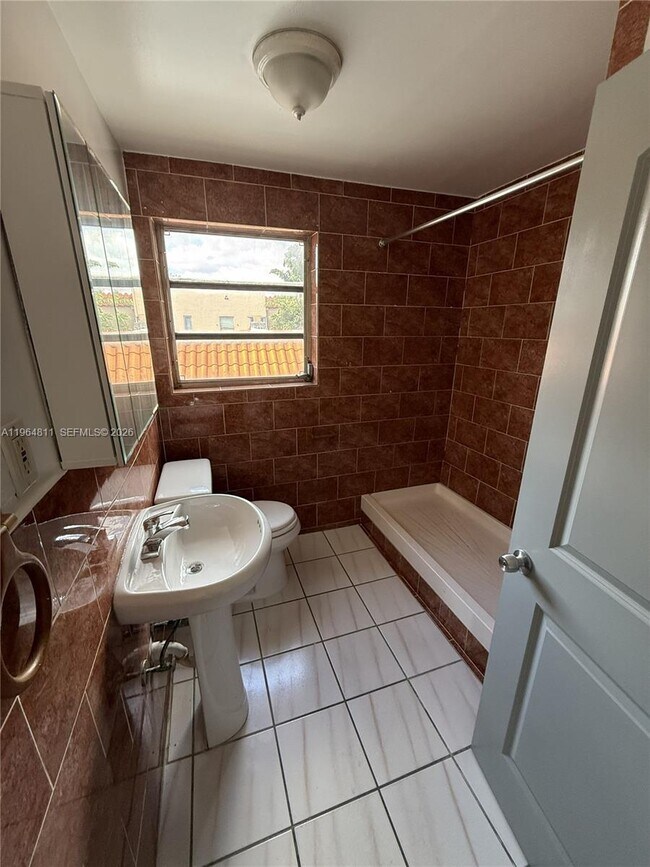 Building Photo - 1880 SW 9th St