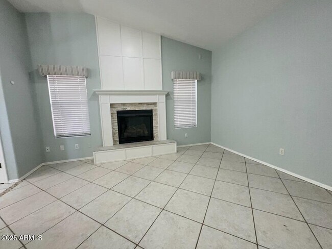 Building Photo - 3876 Camino del Vara