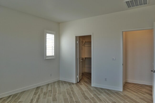 Building Photo - 73528 Cierra St