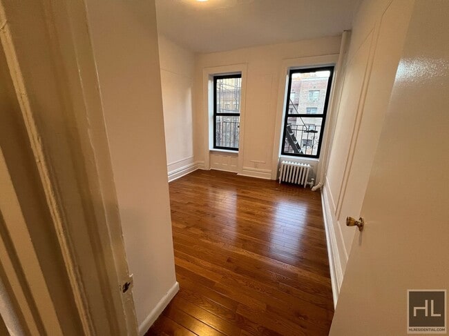 Building Photo - 1427 York Ave