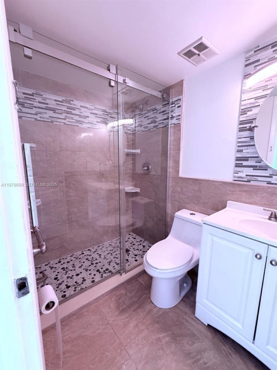 Building Photo - 15470 SW 82nd Ln