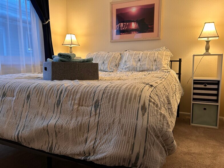 Building Photo - 1720 Beaver Pl