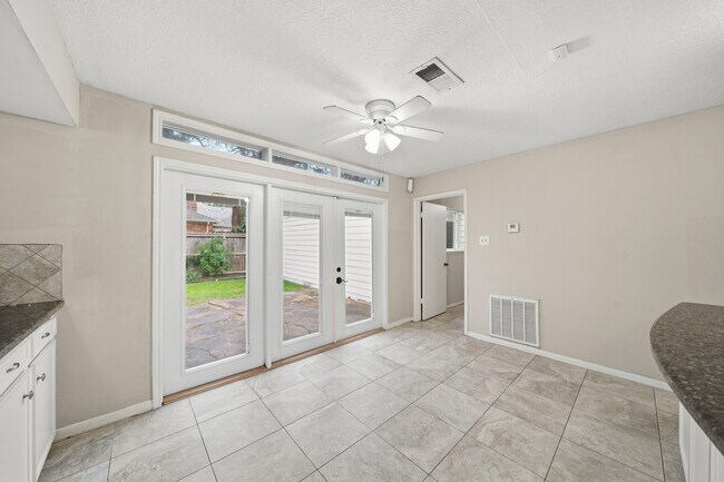 Building Photo - 11910 Pebble Rock Dr