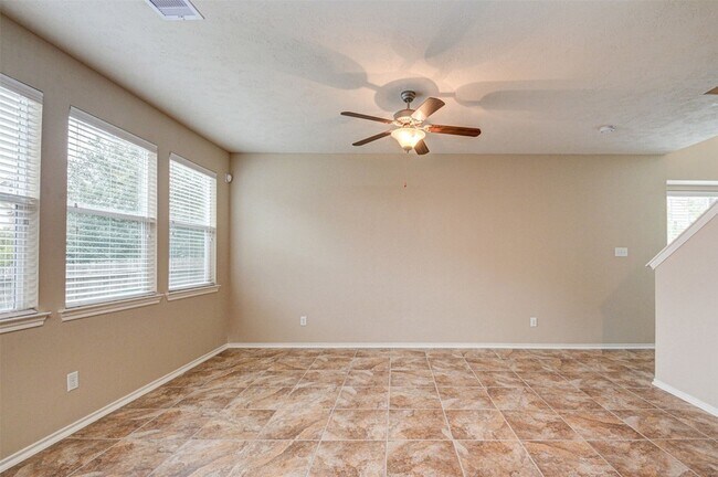 Building Photo - 23 Fairlee Ct