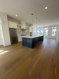 Building Photo - 17 Waller Dr