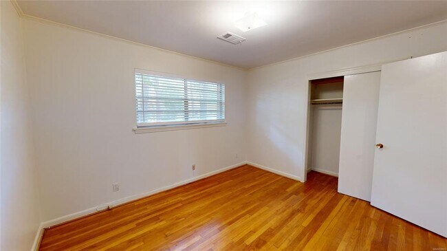 Building Photo - 355 Mont Vista Dr