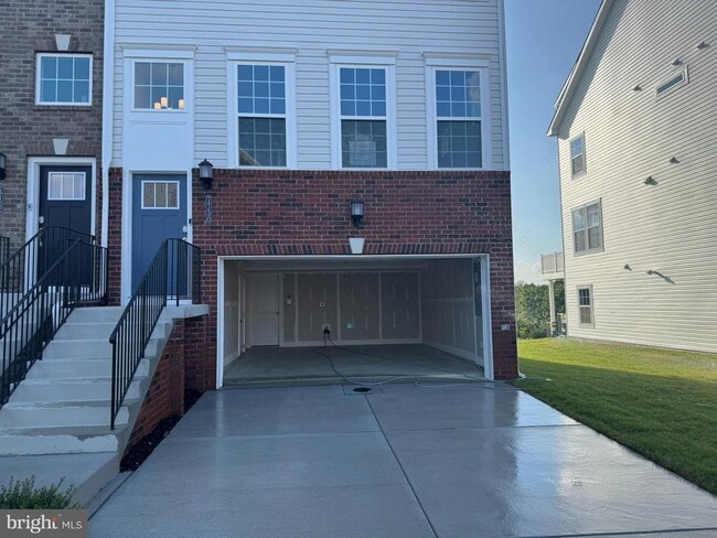 Building Photo - 7730 Meander Ct S