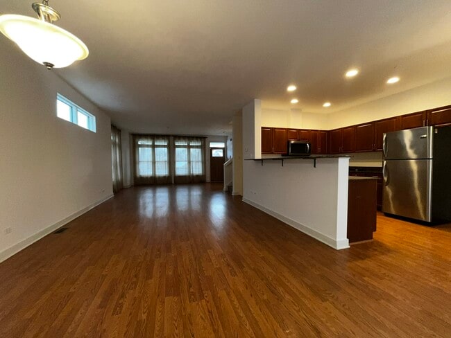 Building Photo - 1516 Broadway St