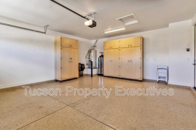 Building Photo - 30737 S Osprey Dr