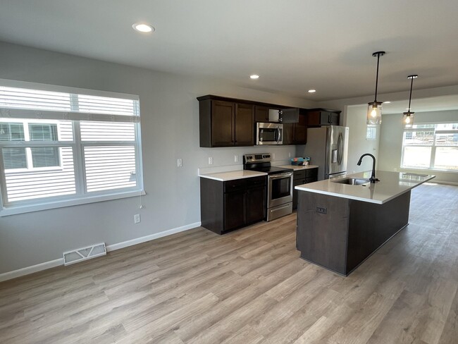Building Photo - 2125 Spring Dreams Ln