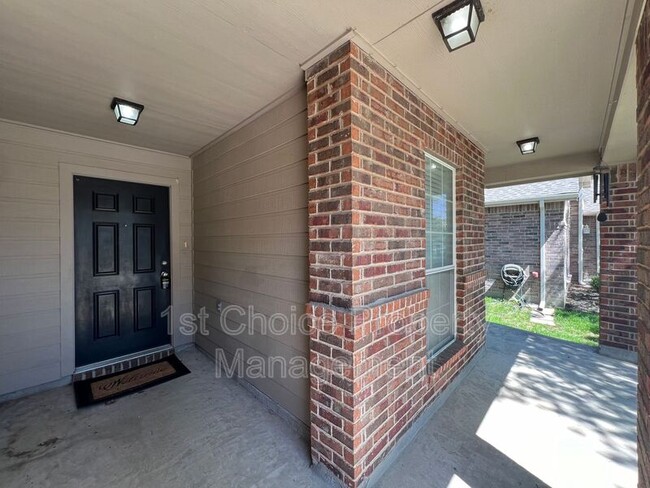 Building Photo - 9221 Comanche Ridge Dr