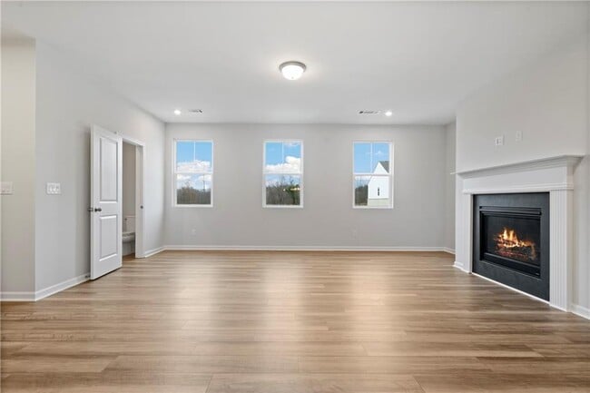 Building Photo - 2320 Whistler Wy NE