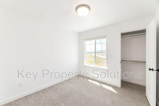 Building Photo - 4204 W Gooseneck Ct
