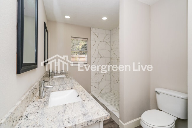 Building Photo - 5100 Goose Creek Dr