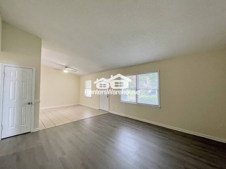 Building Photo - 965 Daniel Maloney Dr