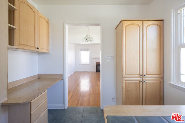 Building Photo - 8333 Airlane Ave