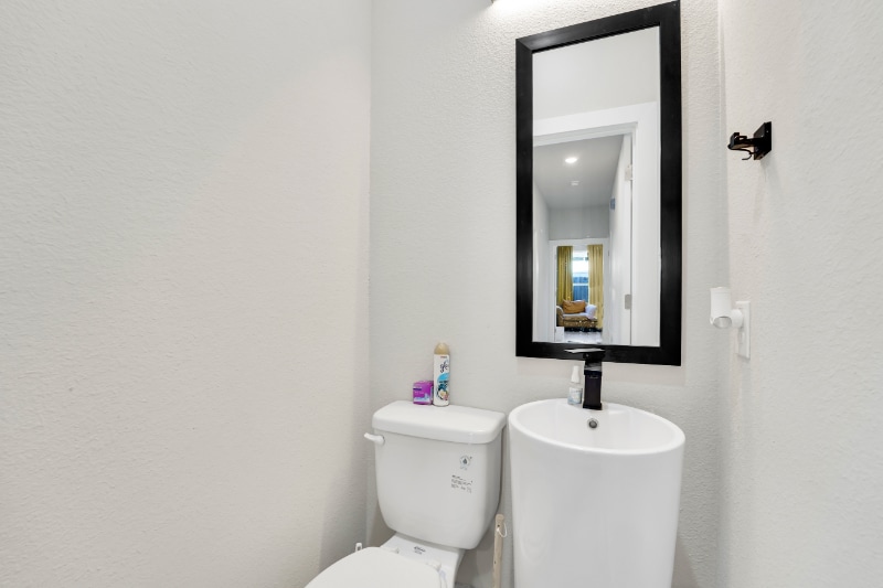 Building Photo - 4621 Collins Ave