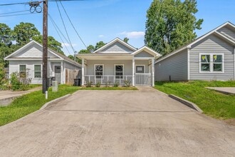 Building Photo - 16988 W Dounreay St