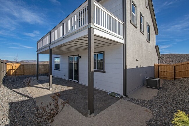 Building Photo - 3 Bedroom | 3 Baths | plus large loft | 20...
