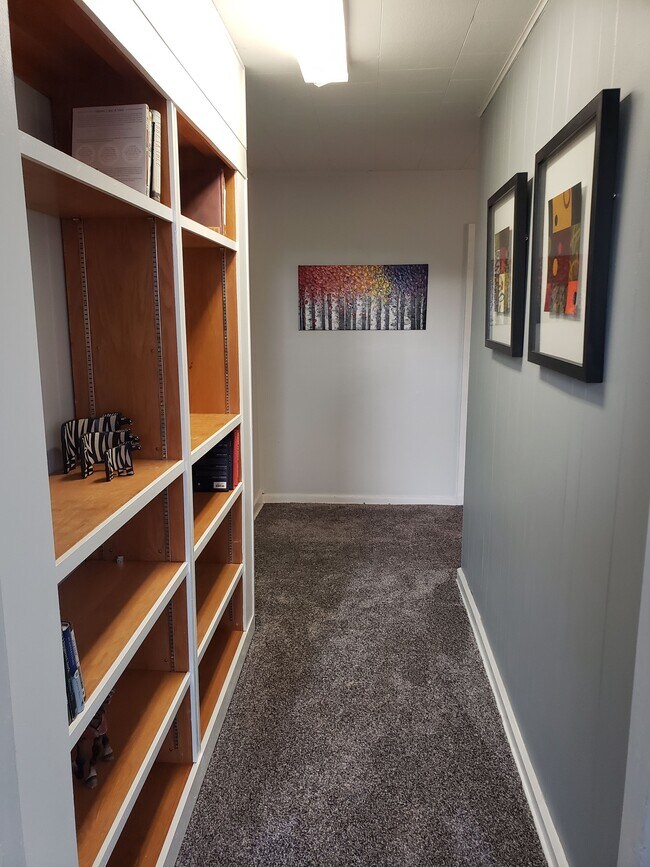 Building Photo - 209 5th St