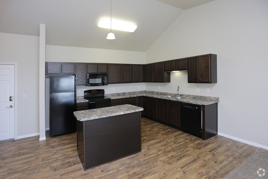 Falcon & Mallard Heights 1350 Mike St Dickinson ND 58601 Apartment