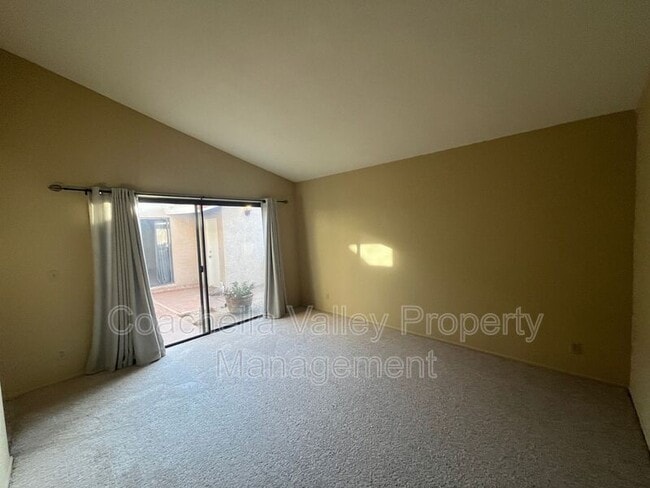 Building Photo - 36532 Vía Abeja