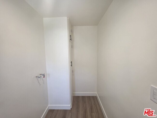Building Photo - 25226 Loytan St