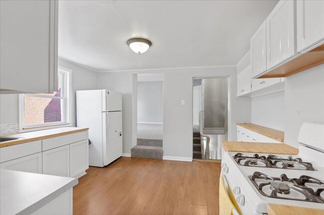 Building Photo - 176 42nd St