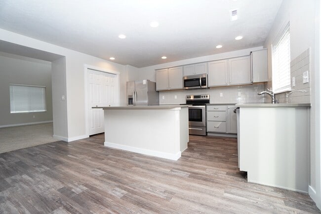 Building Photo - 13776 S Piano Ave