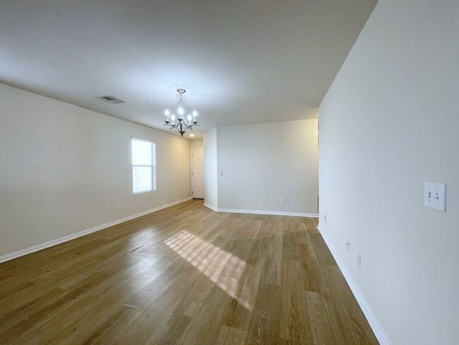 Building Photo - 1715 Ramsay Way