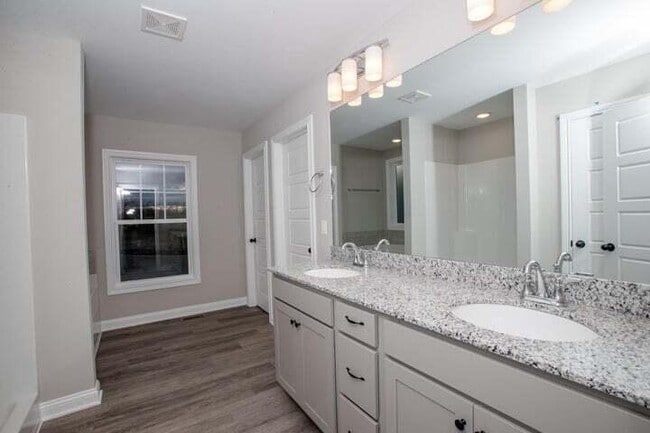 Building Photo - 932 Camden Ct