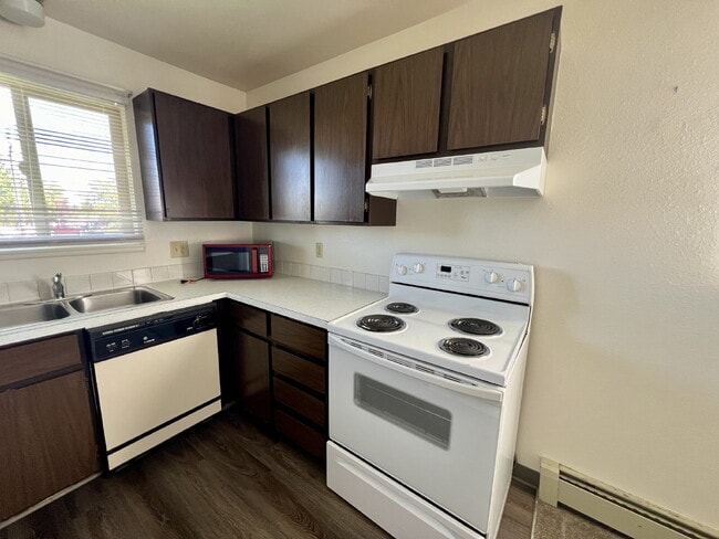 Building Photo - Two Bedroom with Garage Ready Now