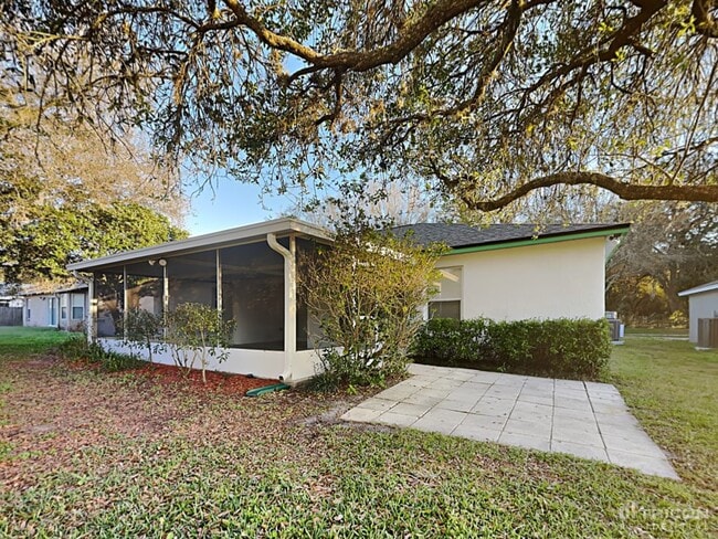 Building Photo - 415 Carriage Crossing Cir