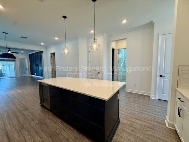 Building Photo - 119 Martha Ct.