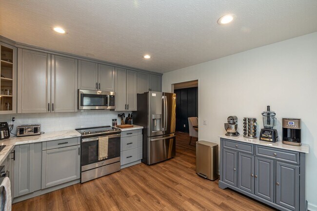 Building Photo - Gorgeous home for rent in very desirable M...