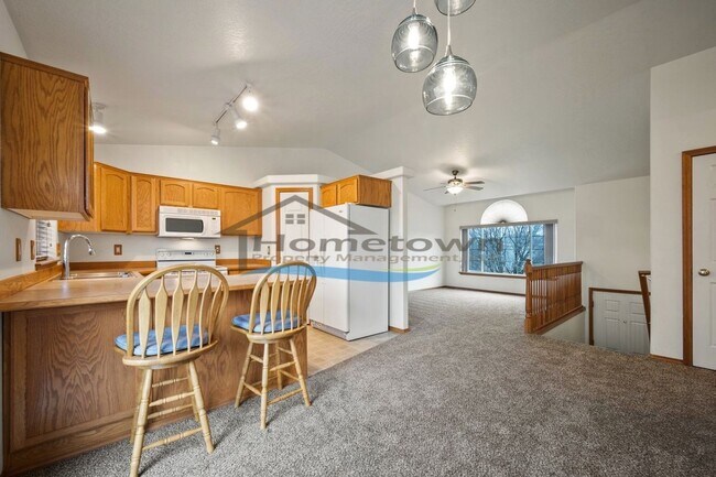 Building Photo - 433 N Brushwood Ct