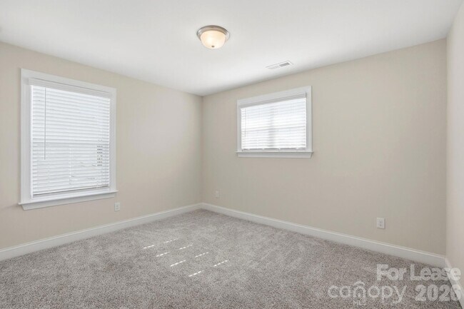 Building Photo - 6532 Wildbrook Dr