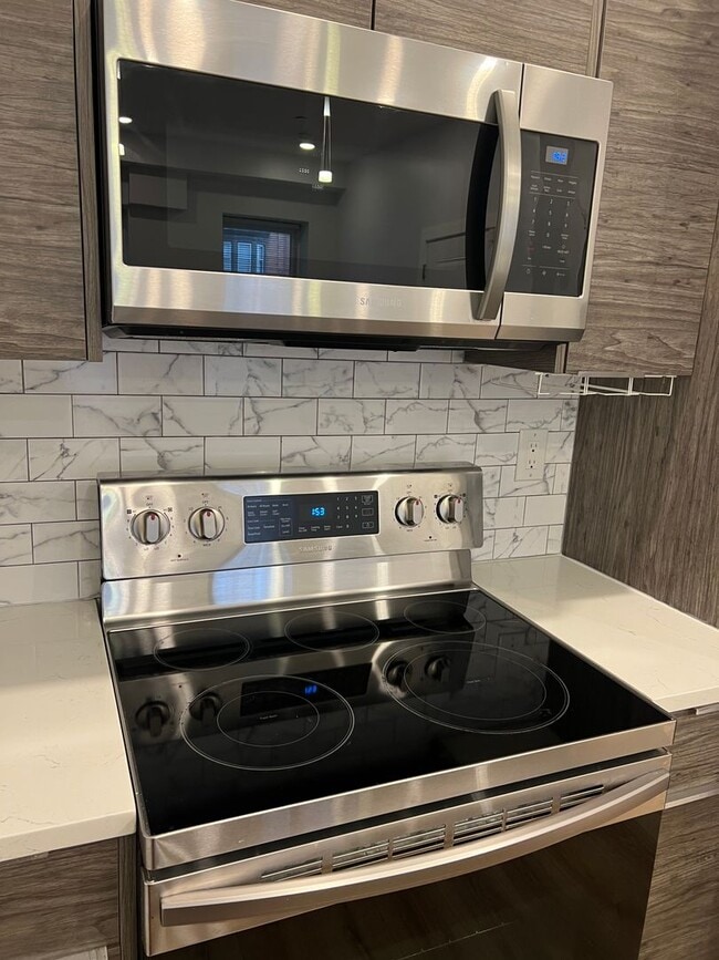 Building Photo - 4242 W Girard Ave