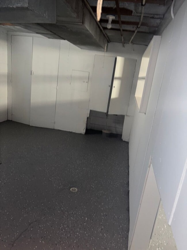 Building Photo - Updated Home In Detroit