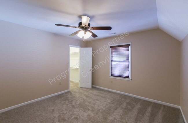 Building Photo - 124 Oak Grove Lake Rd