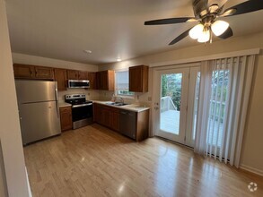 Building Photo - Updated Townhouse with Deck, Basement, New...