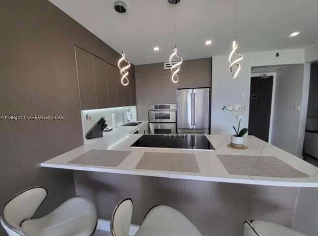 Building Photo - 20379 W Country Club Dr