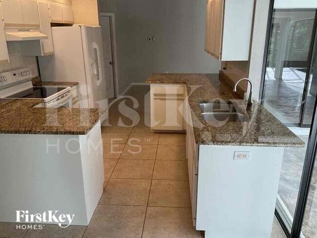 Building Photo - 18130 Lake Worth Blvd