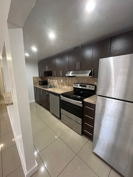Building Photo - 4190 NW 79th Ave