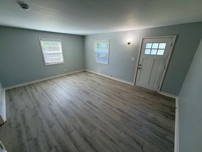 Building Photo - One Bedroom Cottage in the Heart of Salem