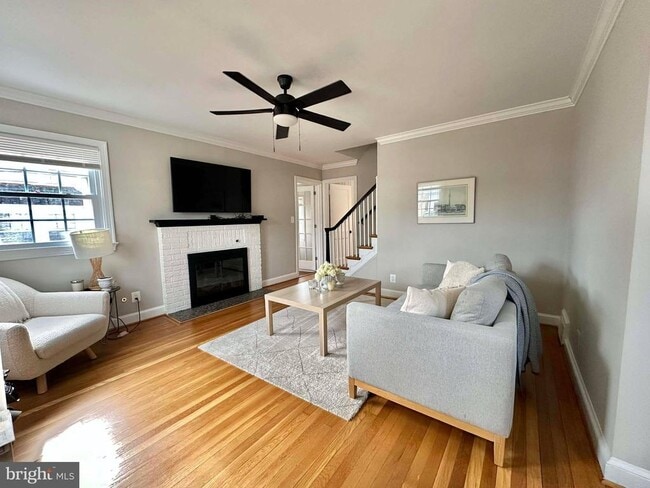 Building Photo - 1228 N Stuart St