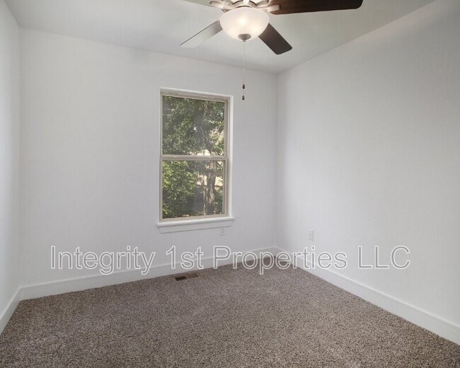 Building Photo - 5902 NW 88th St