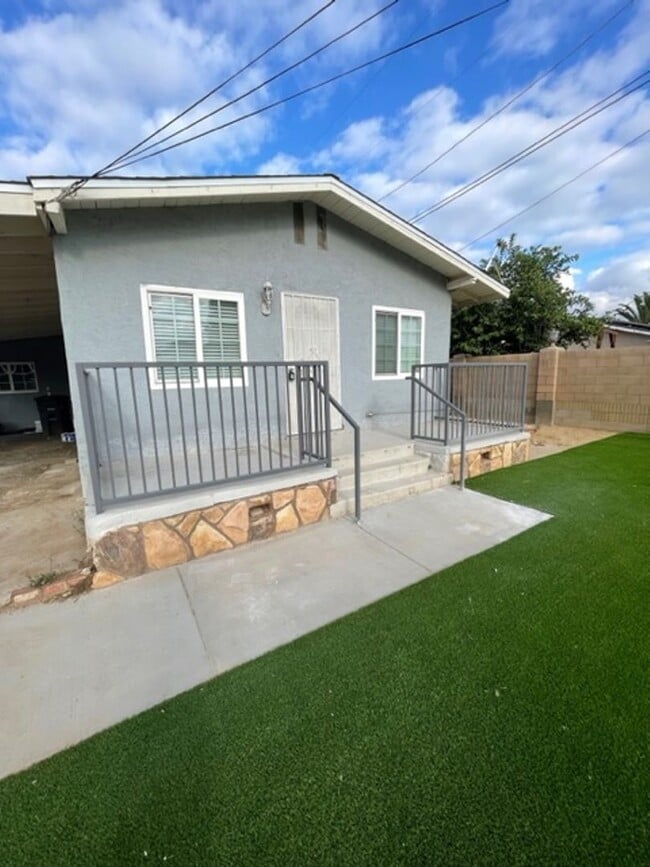 Building Photo - South 2nd- 4 Bed 2 Bath Remodeled Home in El Cajon!