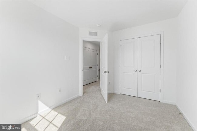 Building Photo - 505 Fontana Cir
