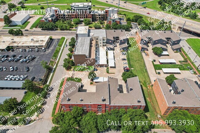 Building Photo - 444 N Central Ave